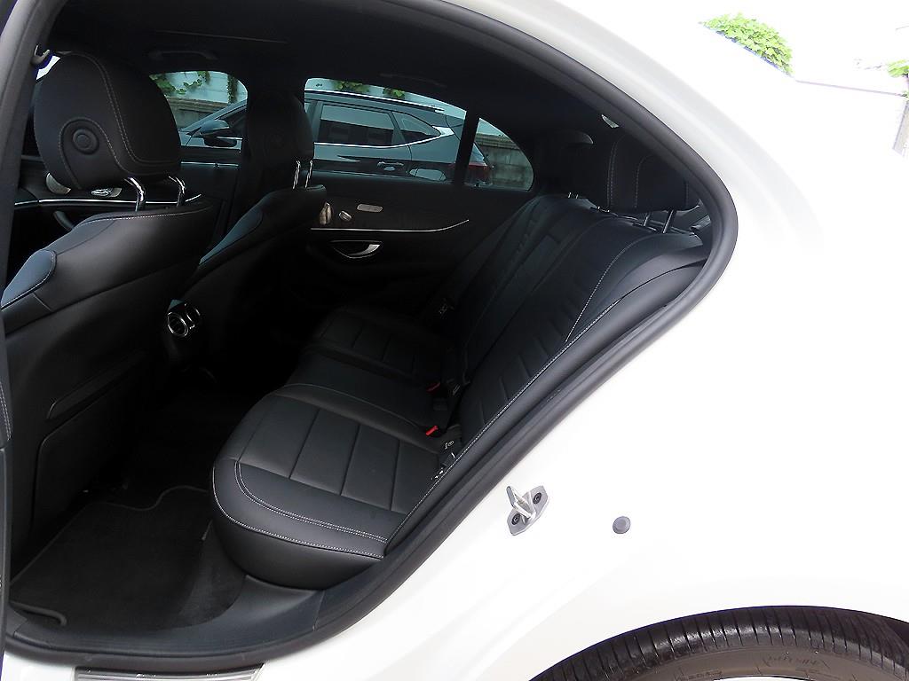 Mercedes-Benz E-Class — photo 06