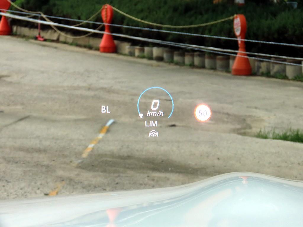 Mercedes-Benz E-Class — photo 10
