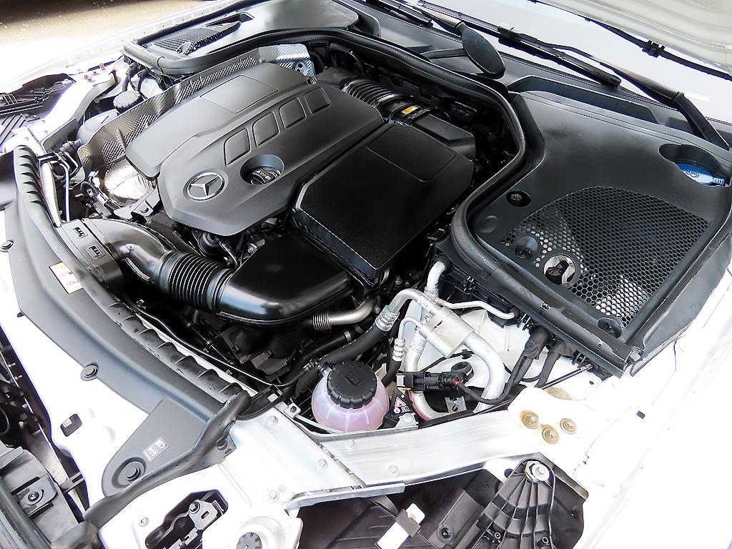 Mercedes-Benz E-Class — photo 19