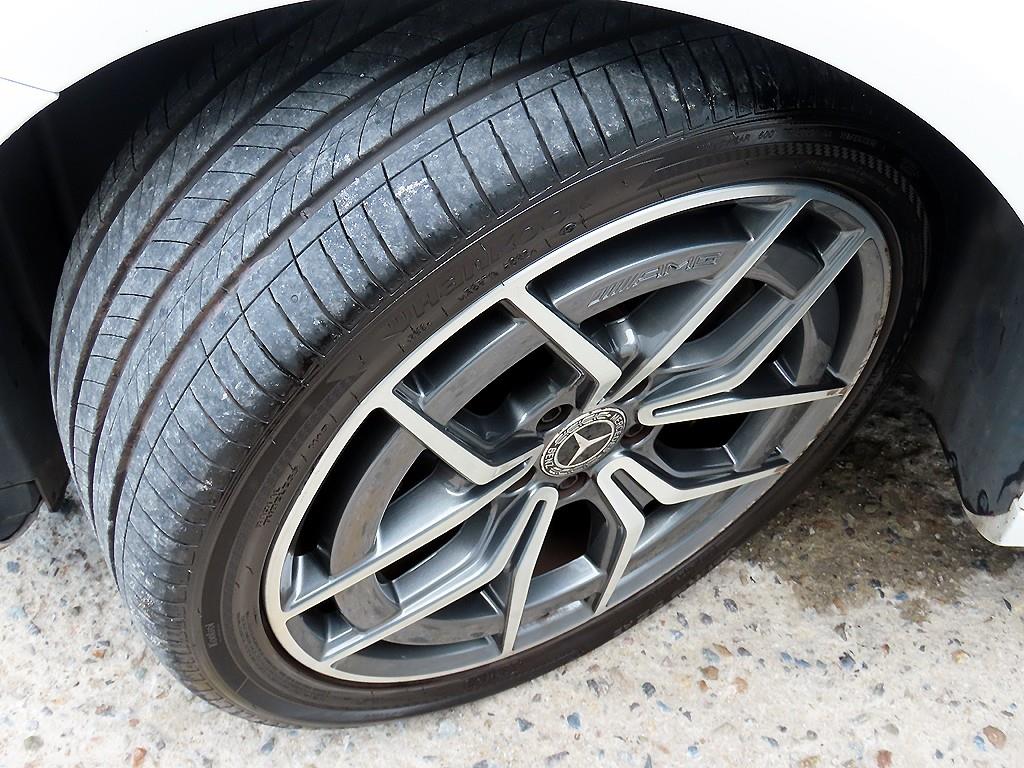 Mercedes-Benz E-Class — photo 20