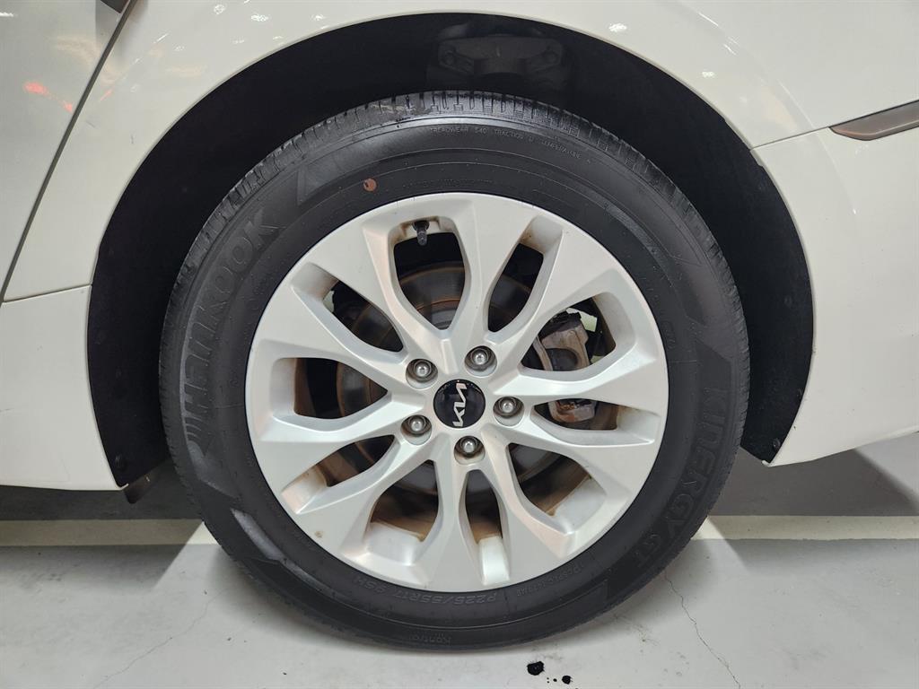 Kia K8 — photo 18
