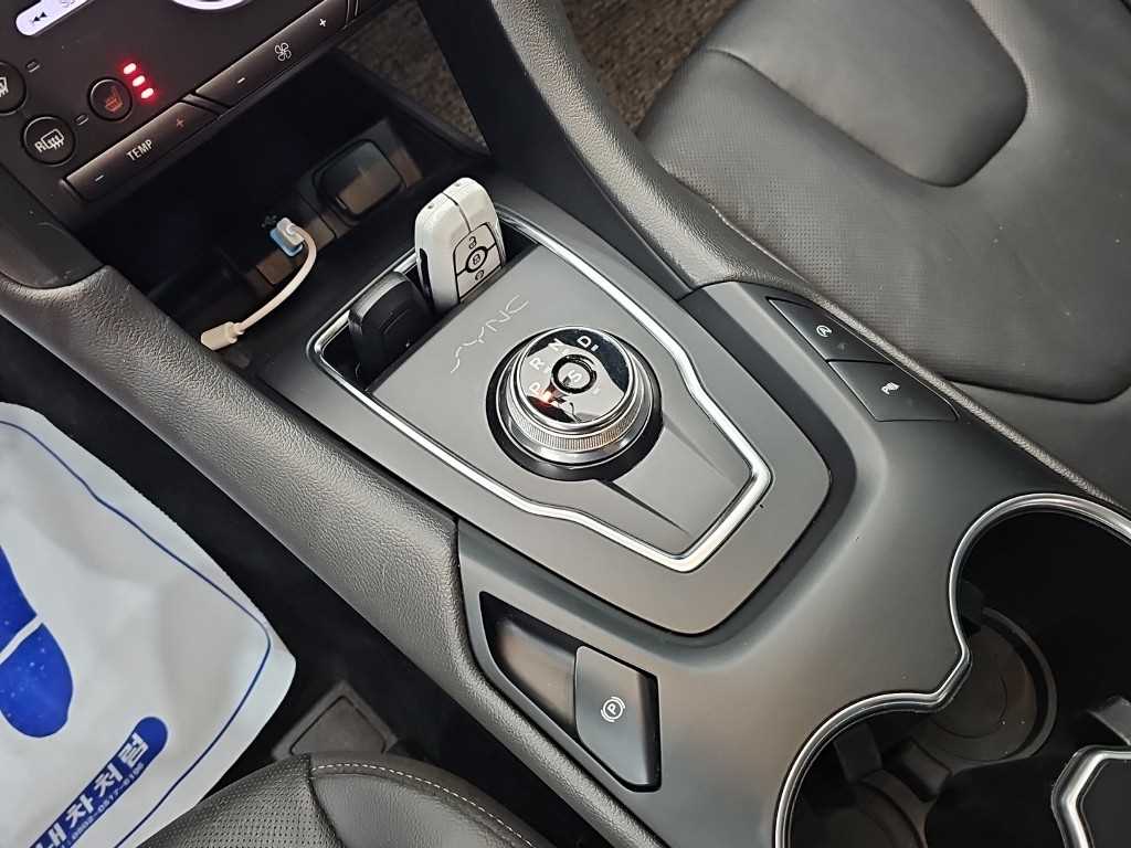Ford Mondeo — photo 08