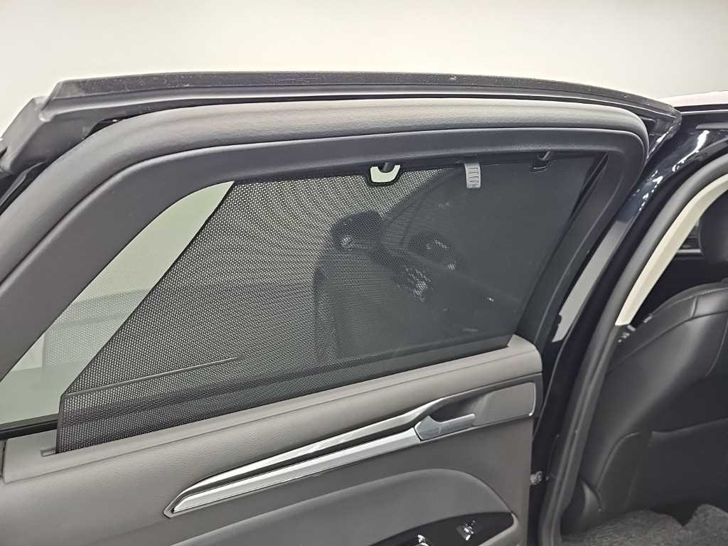 Ford Mondeo — photo 13