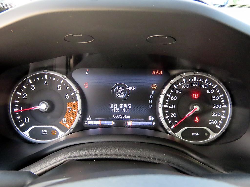 Jeep Renegade — photo 09