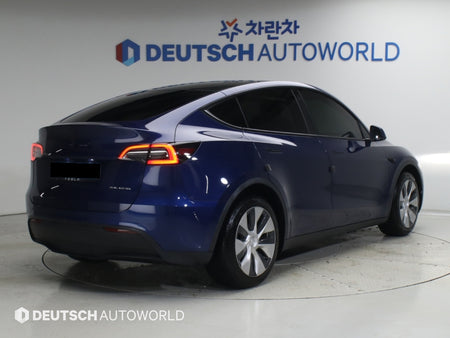 Tesla Model Y — photo 02
