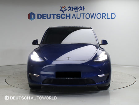 Tesla Model Y — photo 03