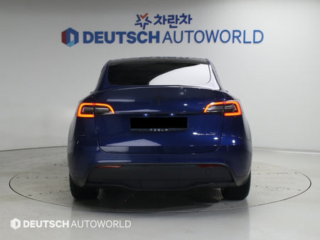 Tesla Model Y — photo 04