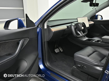 Tesla Model Y — photo 11