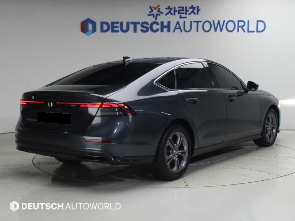 Honda Accord — photo 02