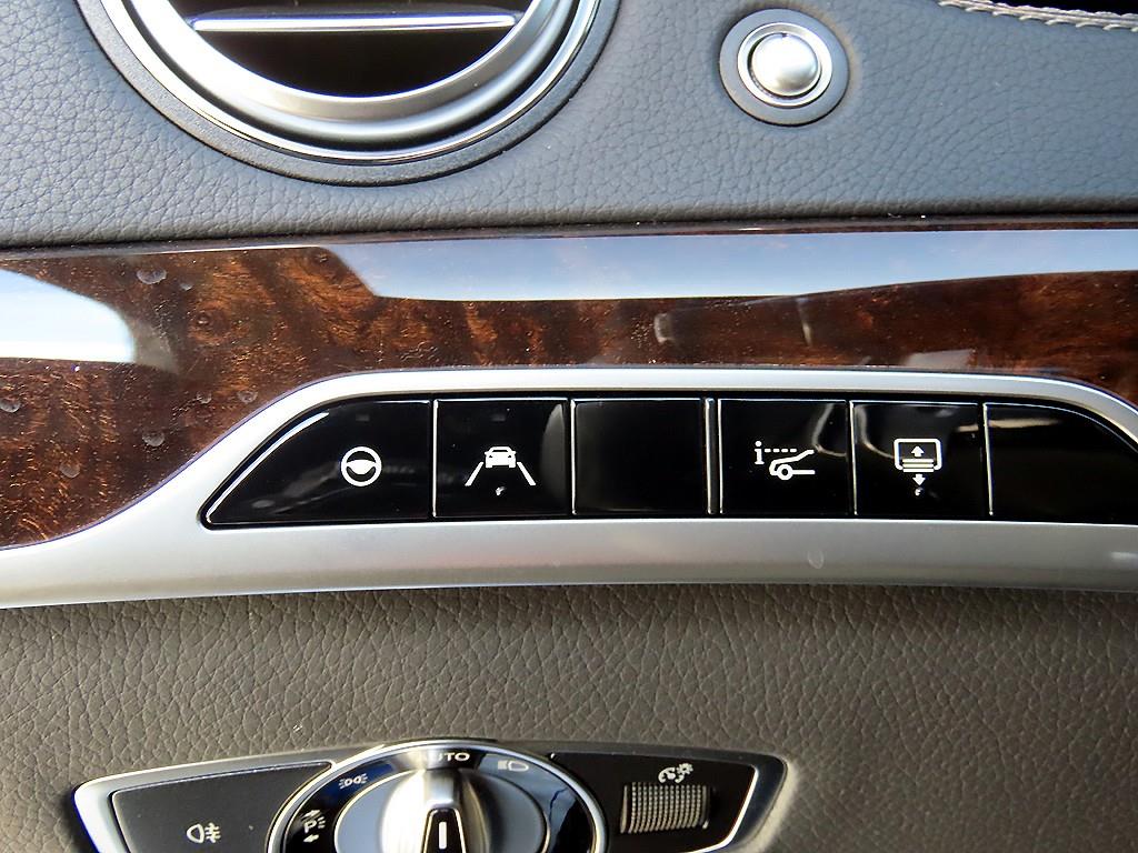 Mercedes-Benz S-Class — photo 13