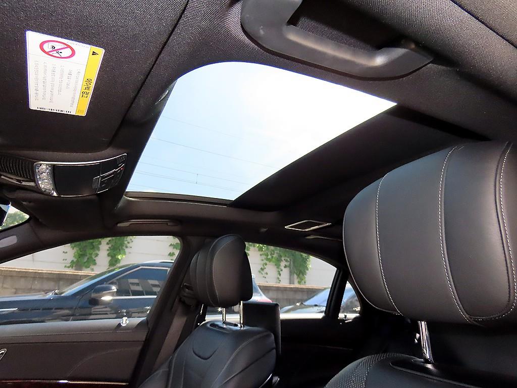 Mercedes-Benz S-Class — photo 16
