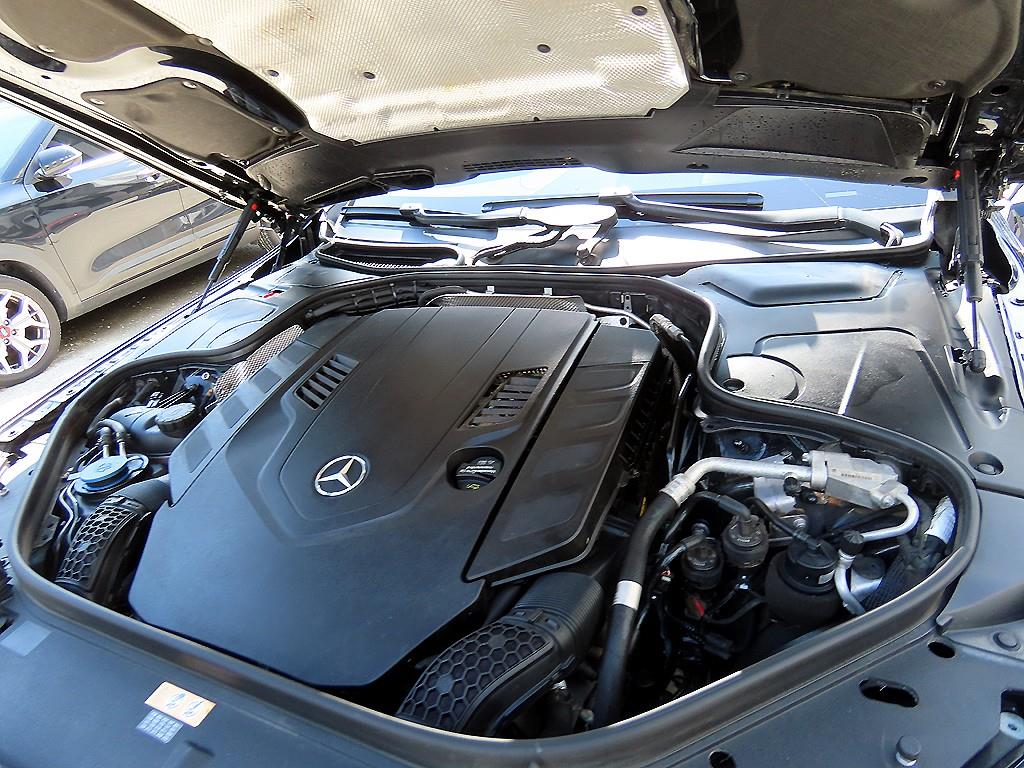 Mercedes-Benz S-Class — photo 19
