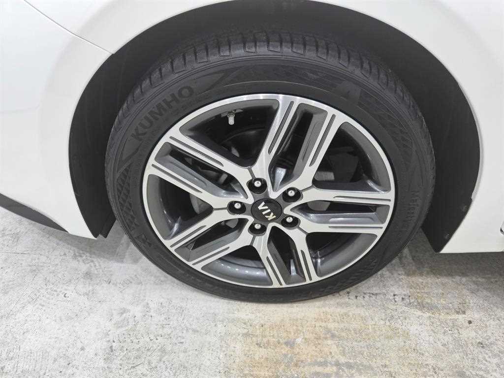 Kia K3 — photo 18