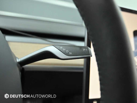 Tesla Model 3 — photo 09