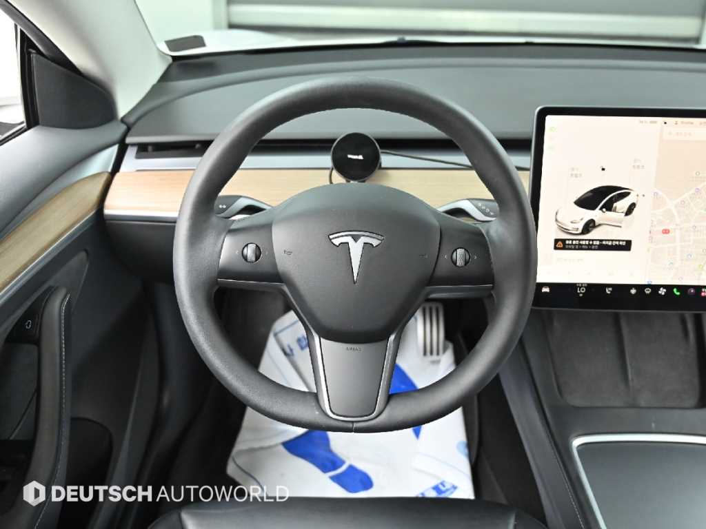 Tesla Model 3 — photo 13