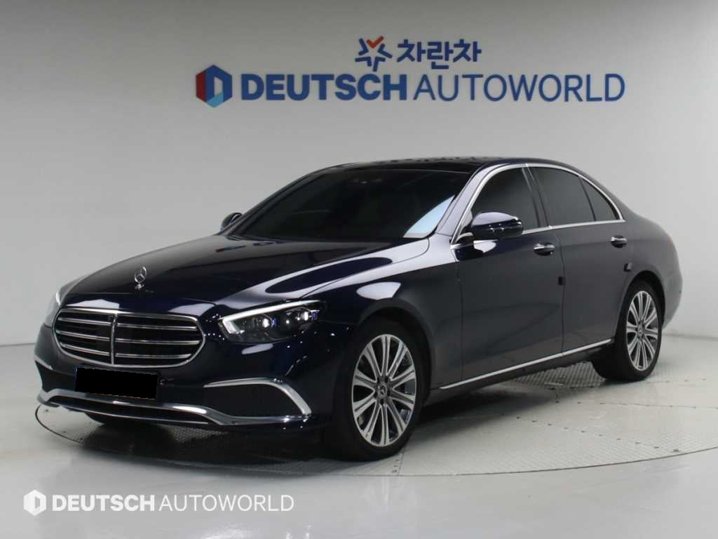 Mercedes-Benz E-Class — photo 01