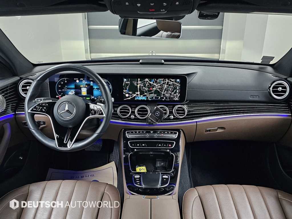 Mercedes-Benz E-Class — photo 07