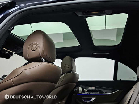 Mercedes-Benz E-Class — photo 18