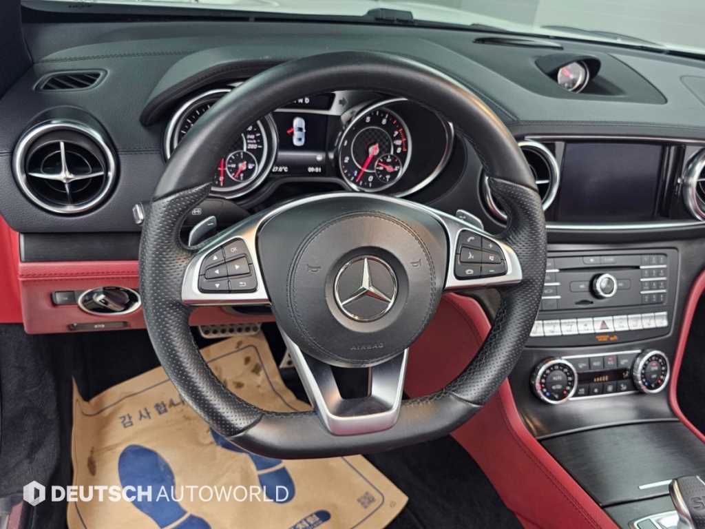 Mercedes-Benz SL-Class — photo 13