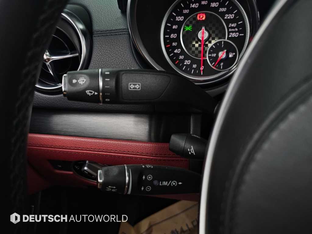 Mercedes-Benz SL-Class — photo 16