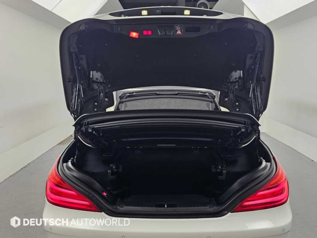 Mercedes-Benz SL-Class — photo 18
