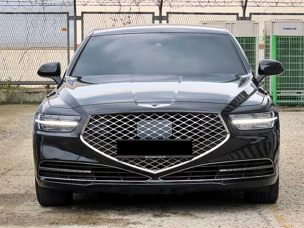 Genesis G90 — photo 01