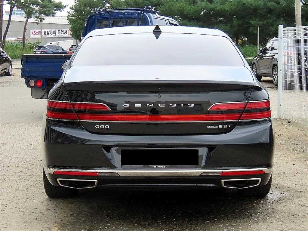 Genesis G90 — photo 04
