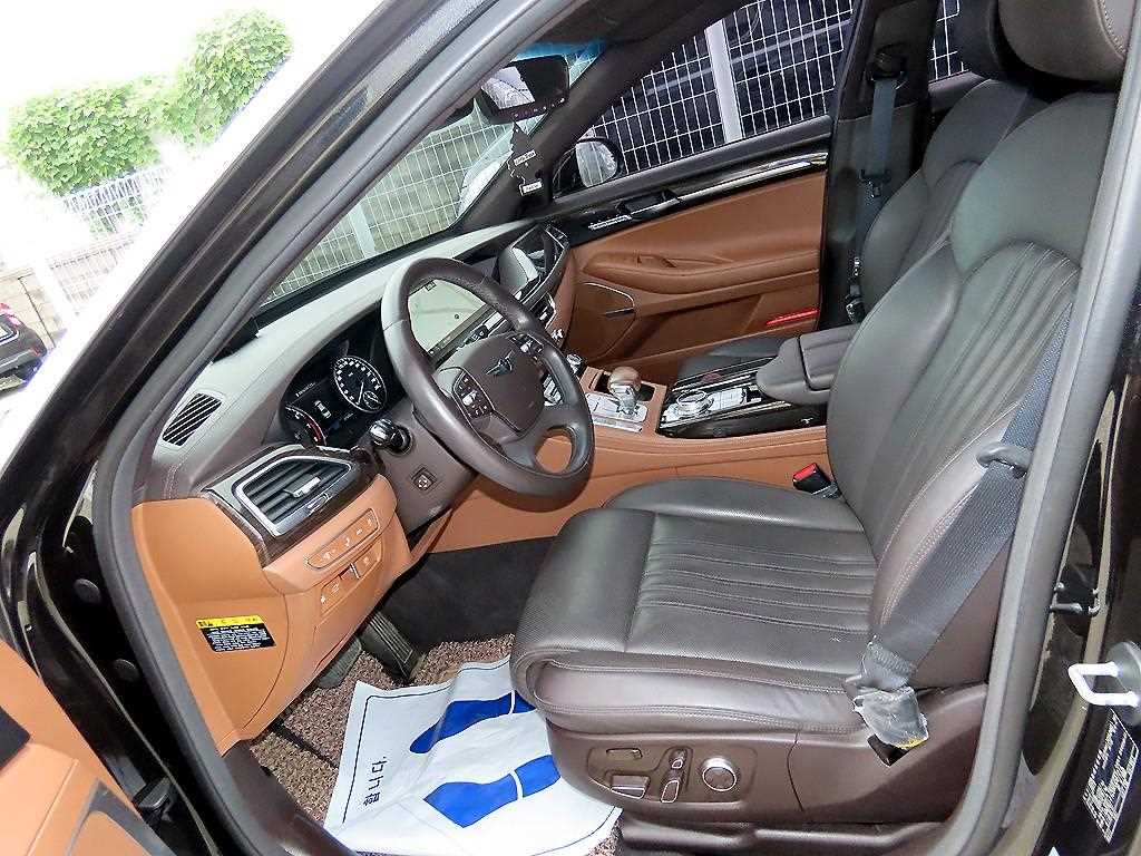 Genesis G90 — photo 05