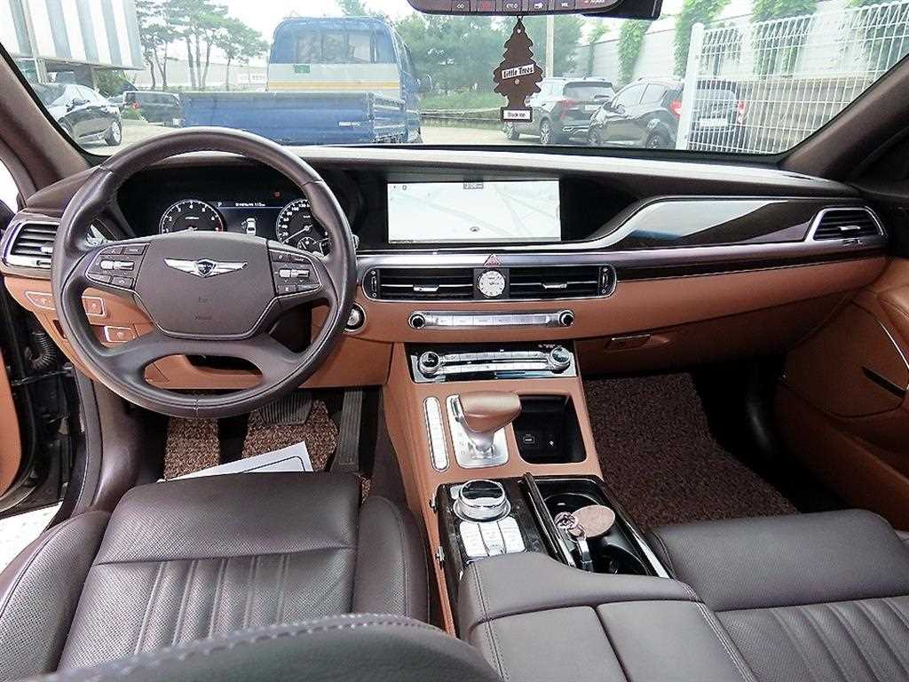 Genesis G90 — photo 07