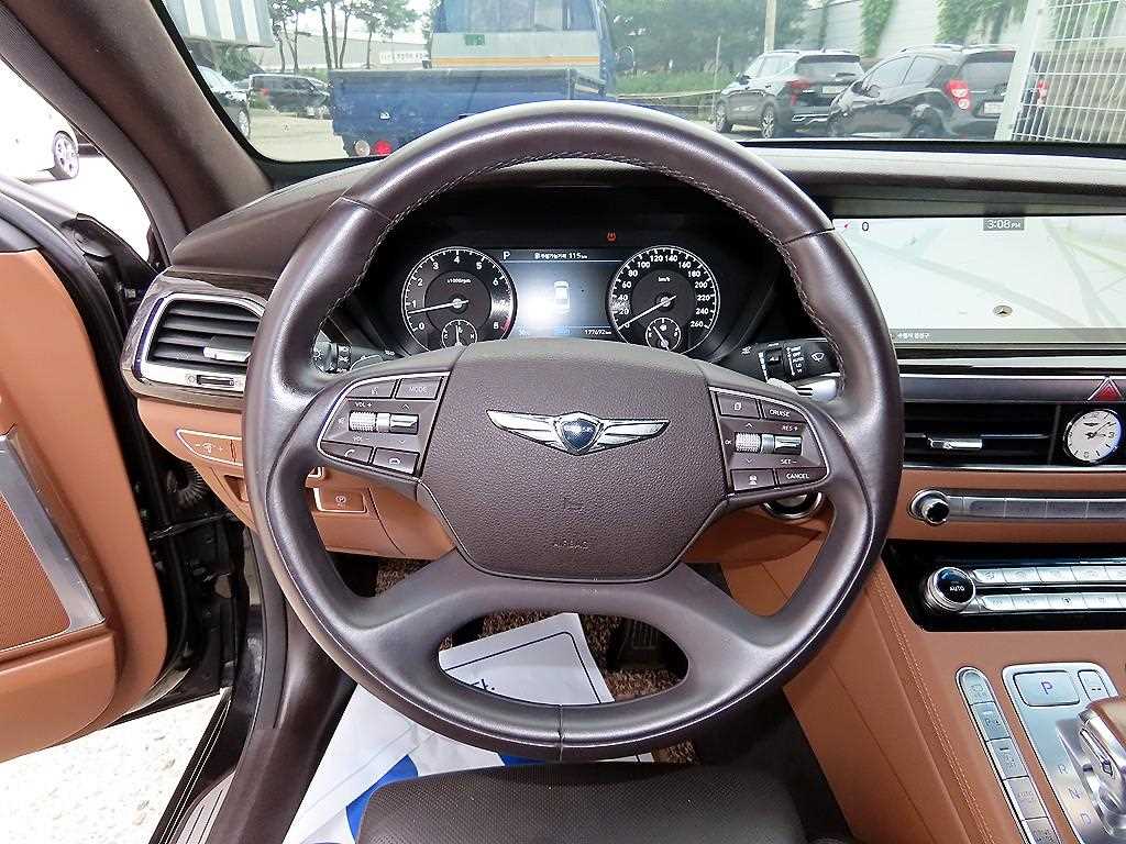 Genesis G90 — photo 08