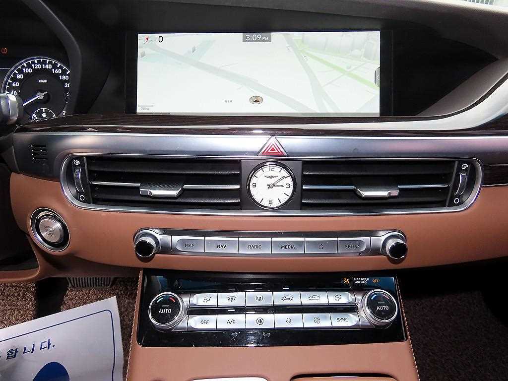 Genesis G90 — photo 14