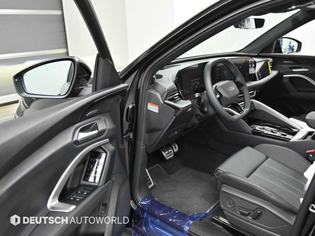 Audi Q5 — photo 11