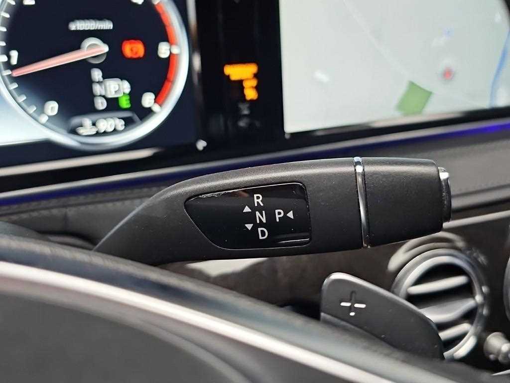 Mercedes-Benz S-Class — photo 07