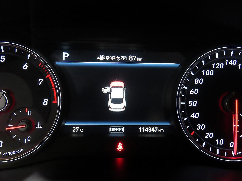 Genesis G70 — photo 09