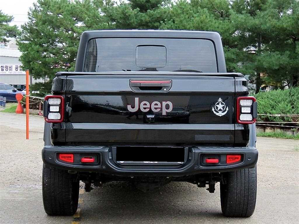 Jeep Gladiator — photo 04