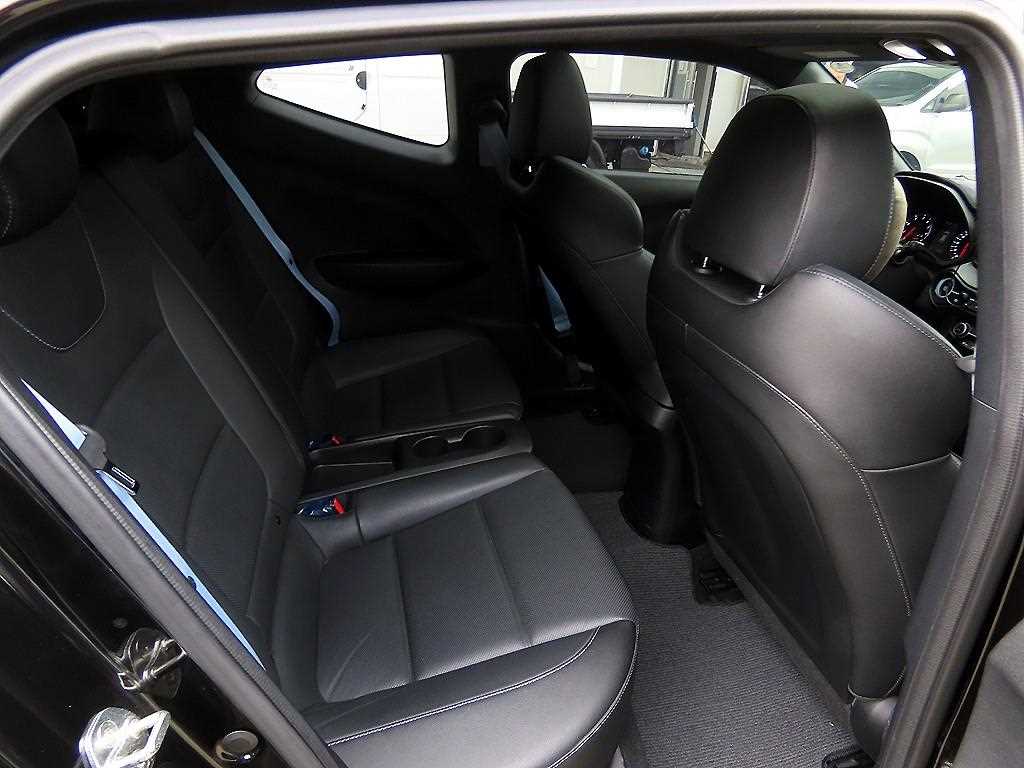 Hyundai Veloster — photo 06