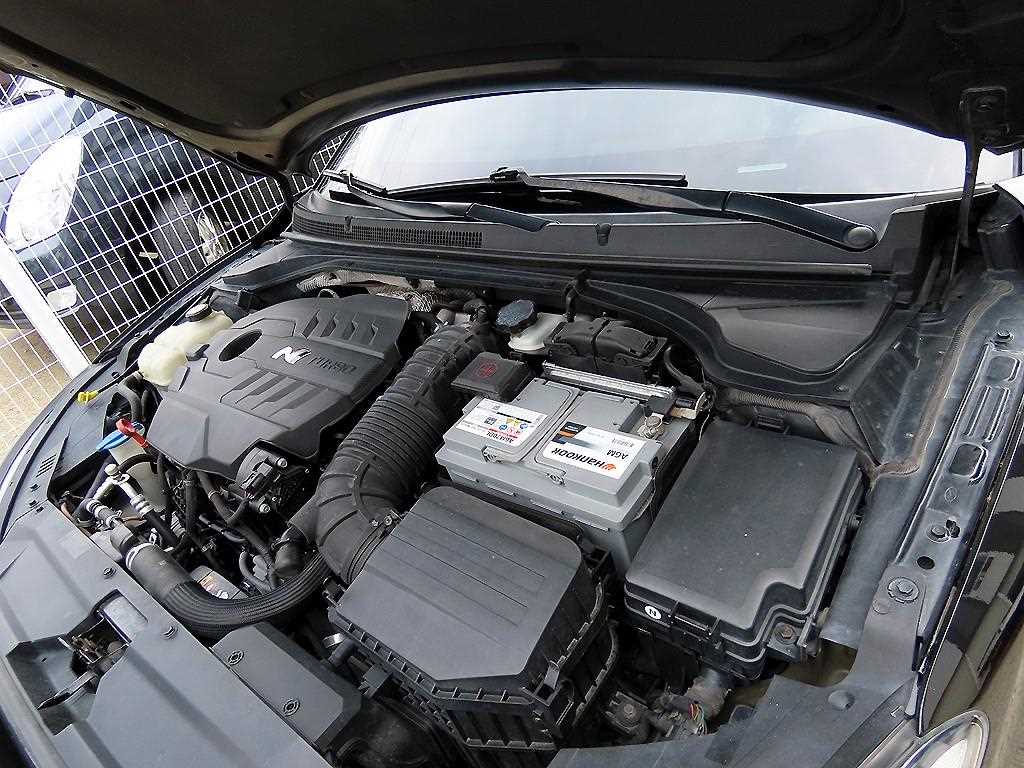 Hyundai Veloster — photo 17