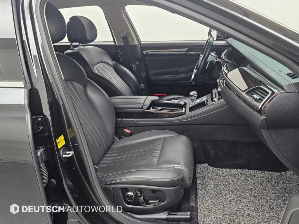 Genesis G90 — photo 10