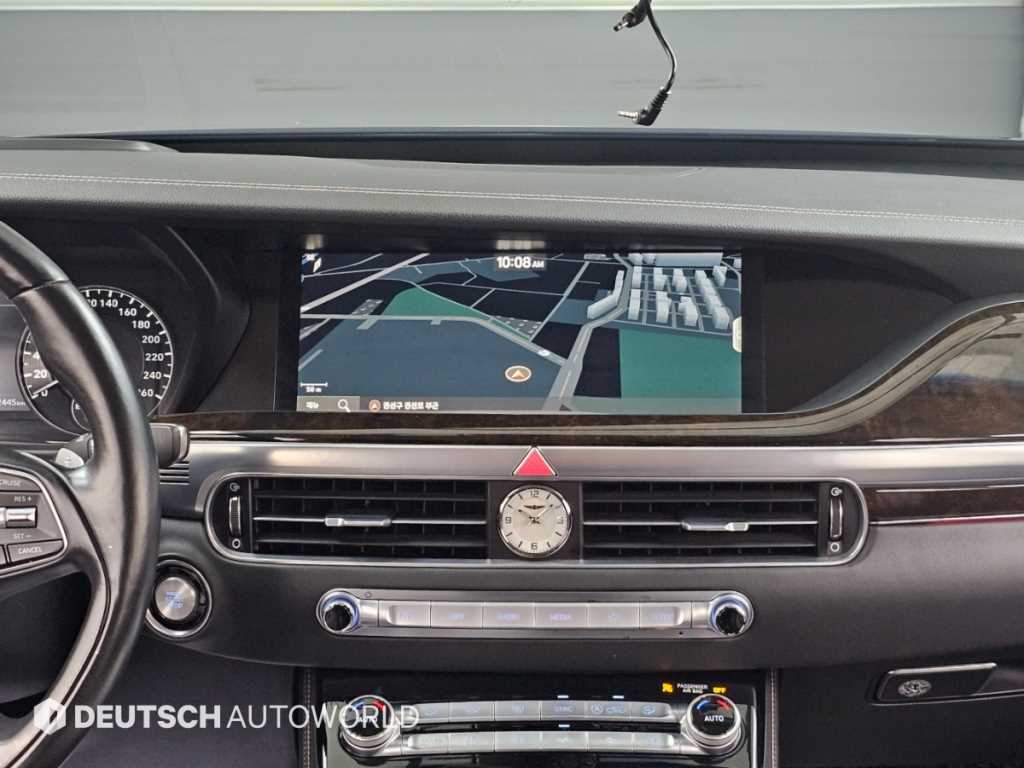 Genesis G90 — photo 14