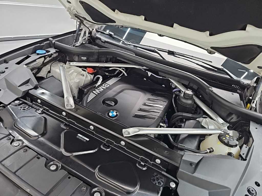 BMW X6 — photo 05