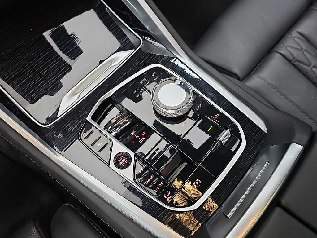BMW X6 — photo 08