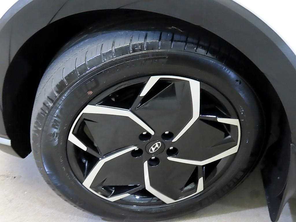 Hyundai Ioniq5 — photo 20