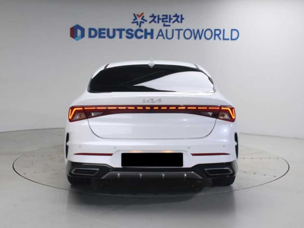 Kia K5 — photo 04