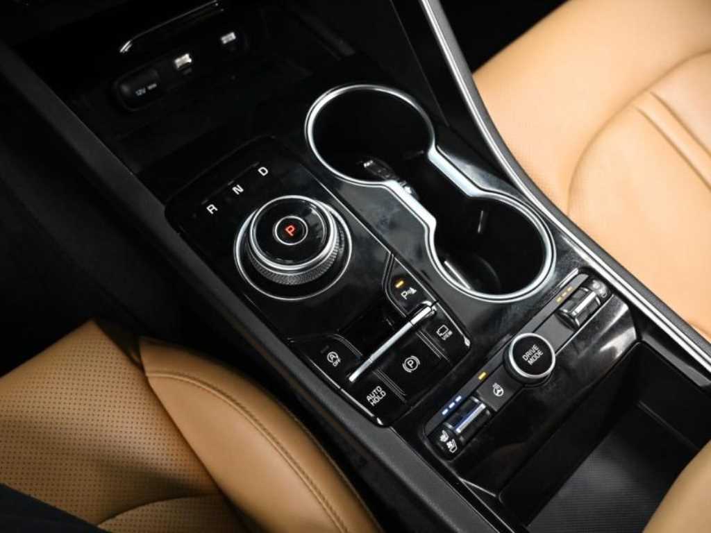 Kia K5 — photo 09