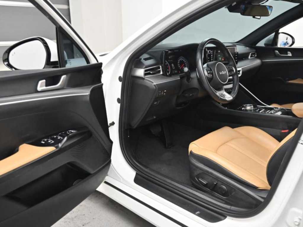Kia K5 — photo 11