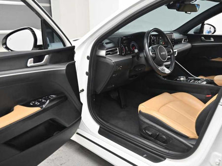 Kia K5 — photo 11