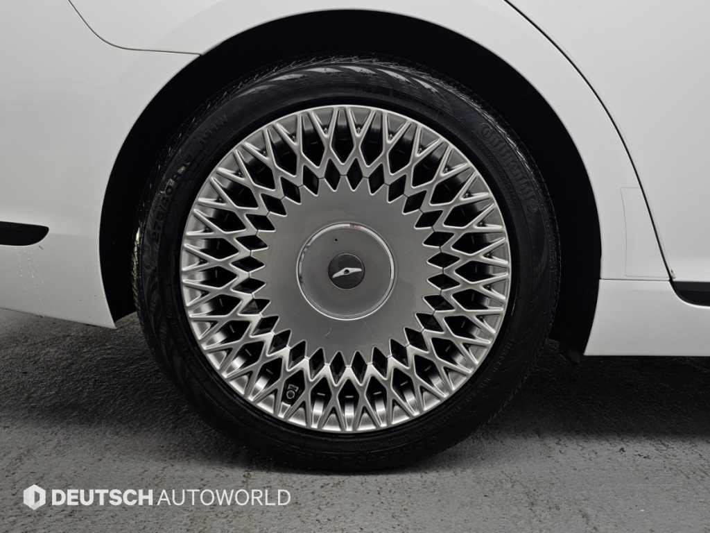 Genesis G90 — photo 06