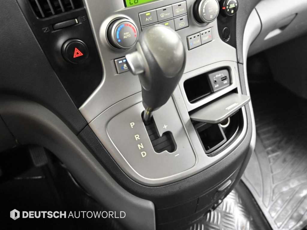 Hyundai Starex — photo 09