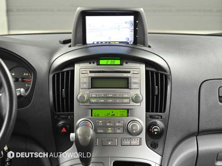 Hyundai Starex — photo 14