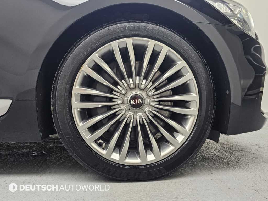 Kia K9 — photo 05